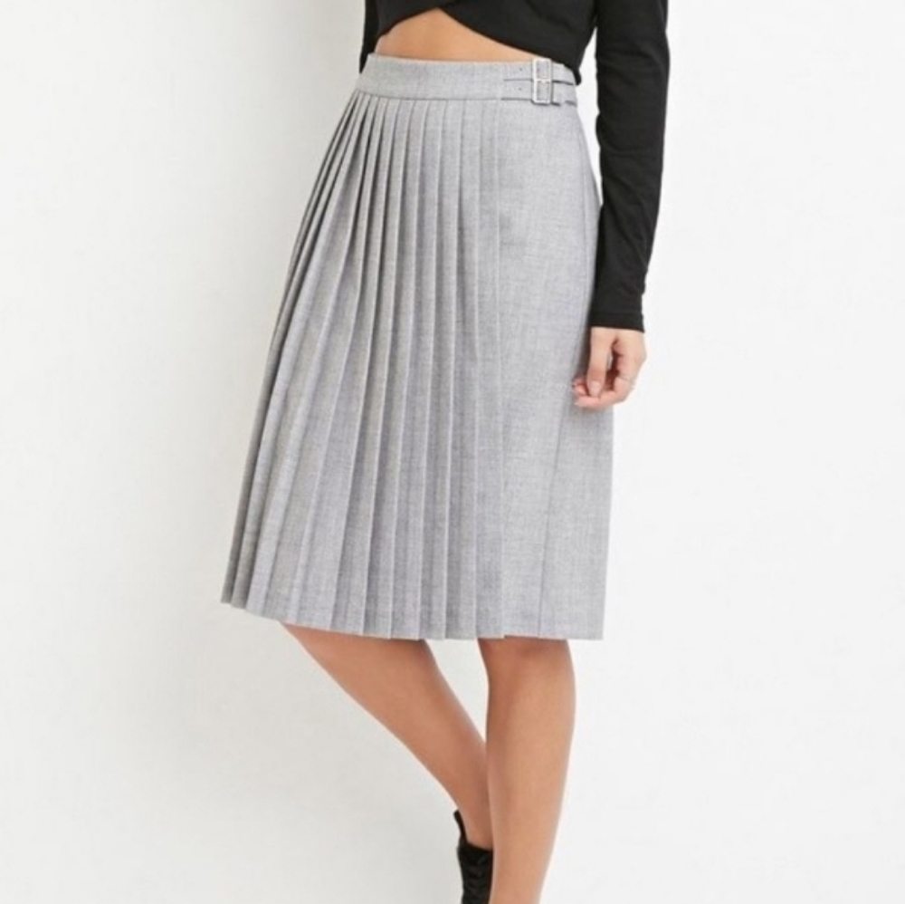 Forever 21 pleated grey skirt